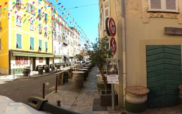 Vue depuis la rue — Déchetterie Mobile Ajaccio