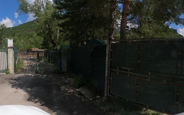 Vue depuis la rue — Déchetterie de Castellane
