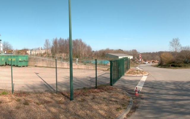 Vue depuis la rue — Déchetterie de Locmaria