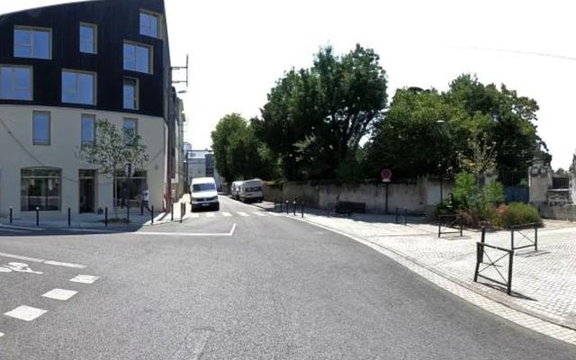 Vue depuis la rue — Ecopoint d'Auvours