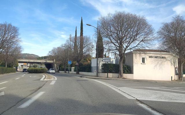 Vue depuis la rue — Déchetterie de Sanary-sur-Mer