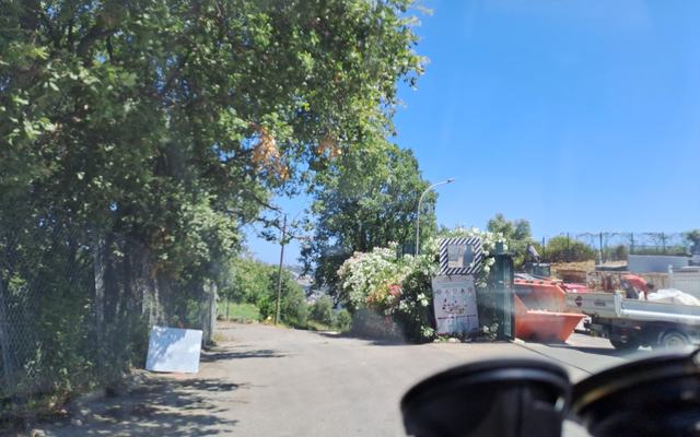 Vue depuis la rue — Déchetterie de Gaude