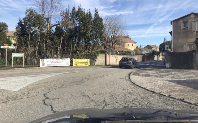 Vue depuis la rue — Déchetterie de Caderousse