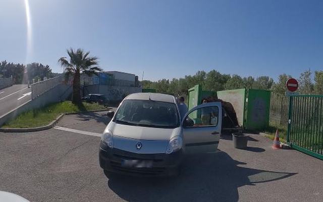 Vue depuis la rue — Déchetterie de Boulbon