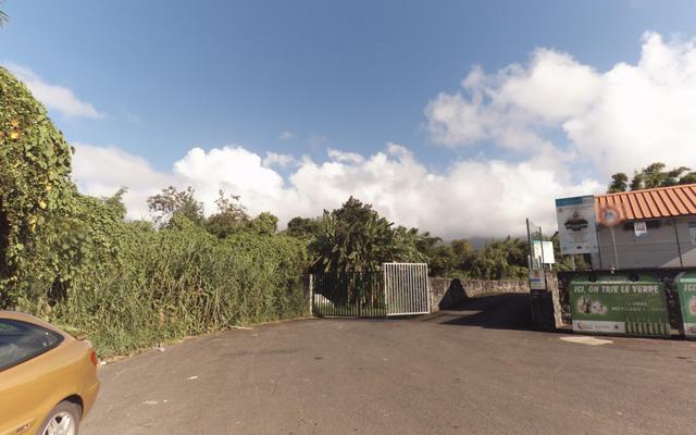 Vue depuis la rue — Déchetterie de Sainte-Anne