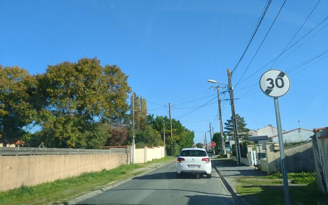 Vue depuis la rue — Déchetterie de Salles-sur-Mer