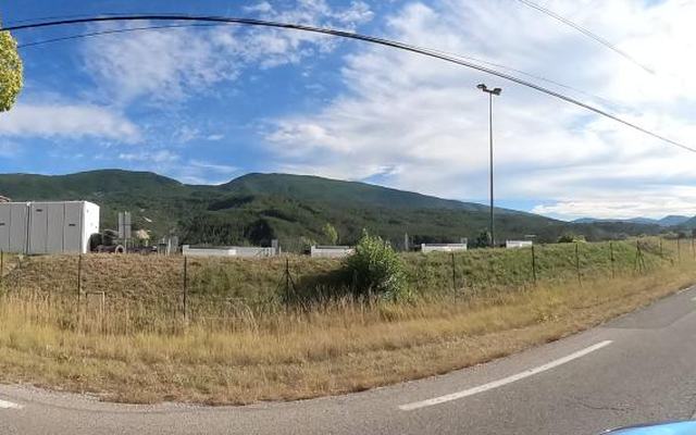 Vue depuis la rue — Déchetterie de Barret-sur-Méouge
